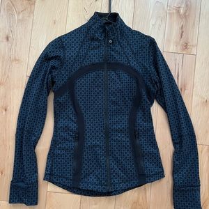 Lululemon Forme Jacket EUC Size 6